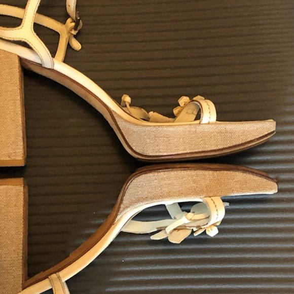 Prada white strappy flowered sandals 8 1/2 - Picture 6 of 6